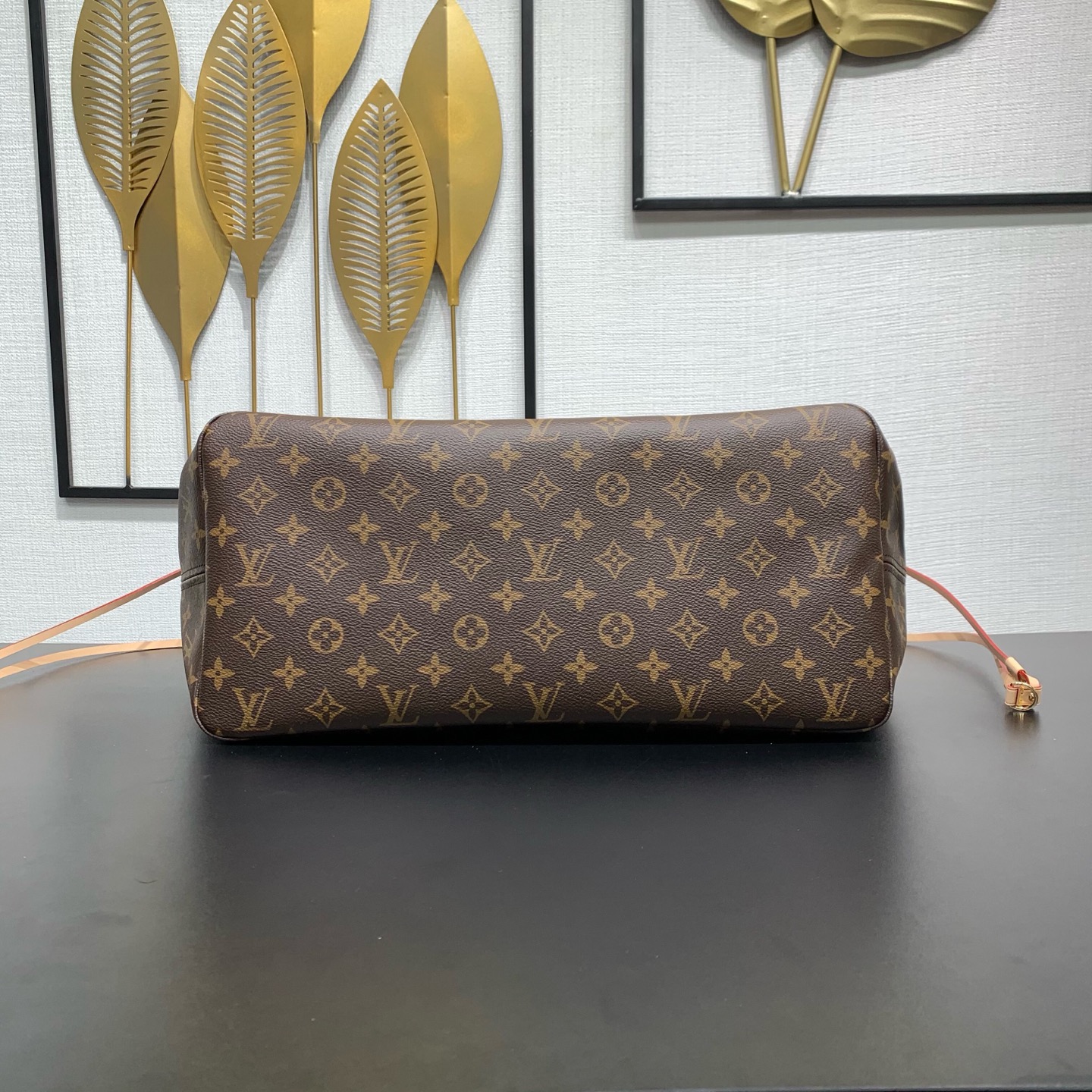 【顶级原单】 款号：M41181新版 钢扣       本款 Neverfull 大号托特包为 Damier Ebene