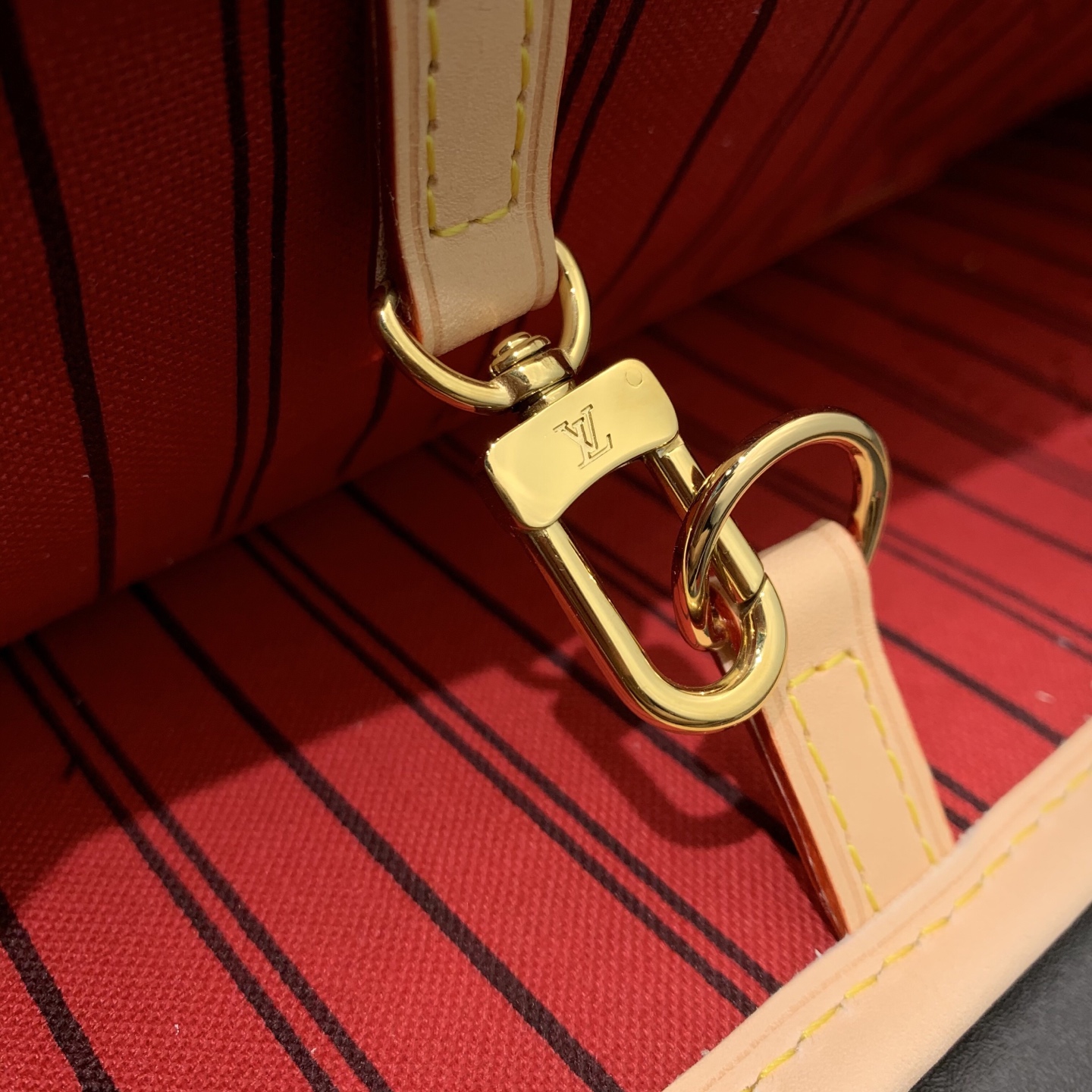 【顶级原单】 款号：M41181新版 钢扣       本款 Neverfull 大号托特包为 Damier Ebene