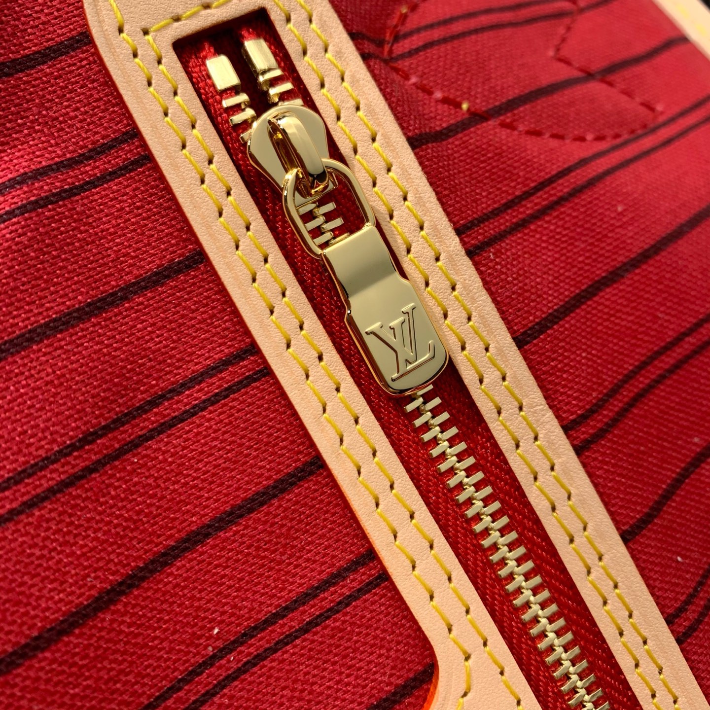【顶级原单】 款号：M41181新版 钢扣       本款 Neverfull 大号托特包为 Damier Ebene