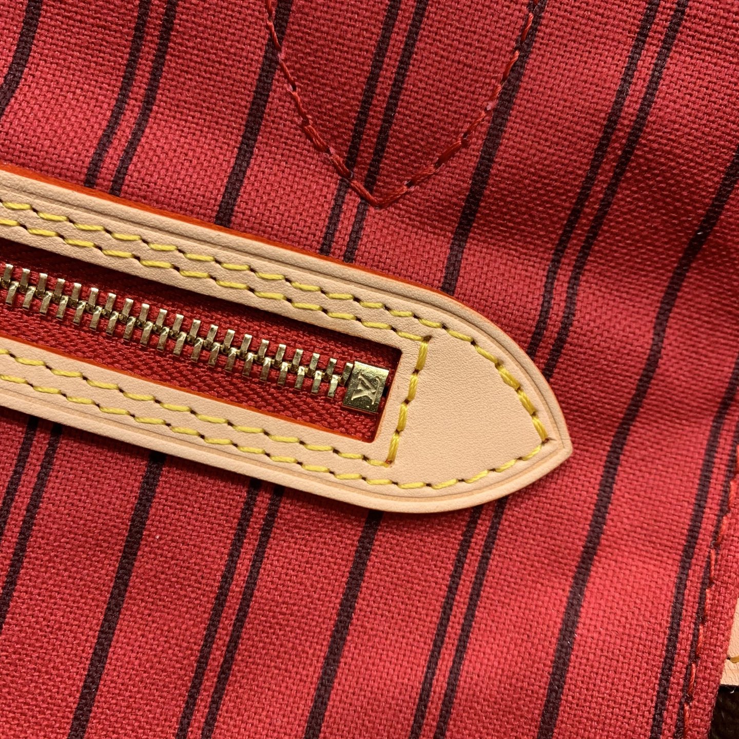 【顶级原单】 款号：M41181新版 钢扣       本款 Neverfull 大号托特包为 Damier Ebene