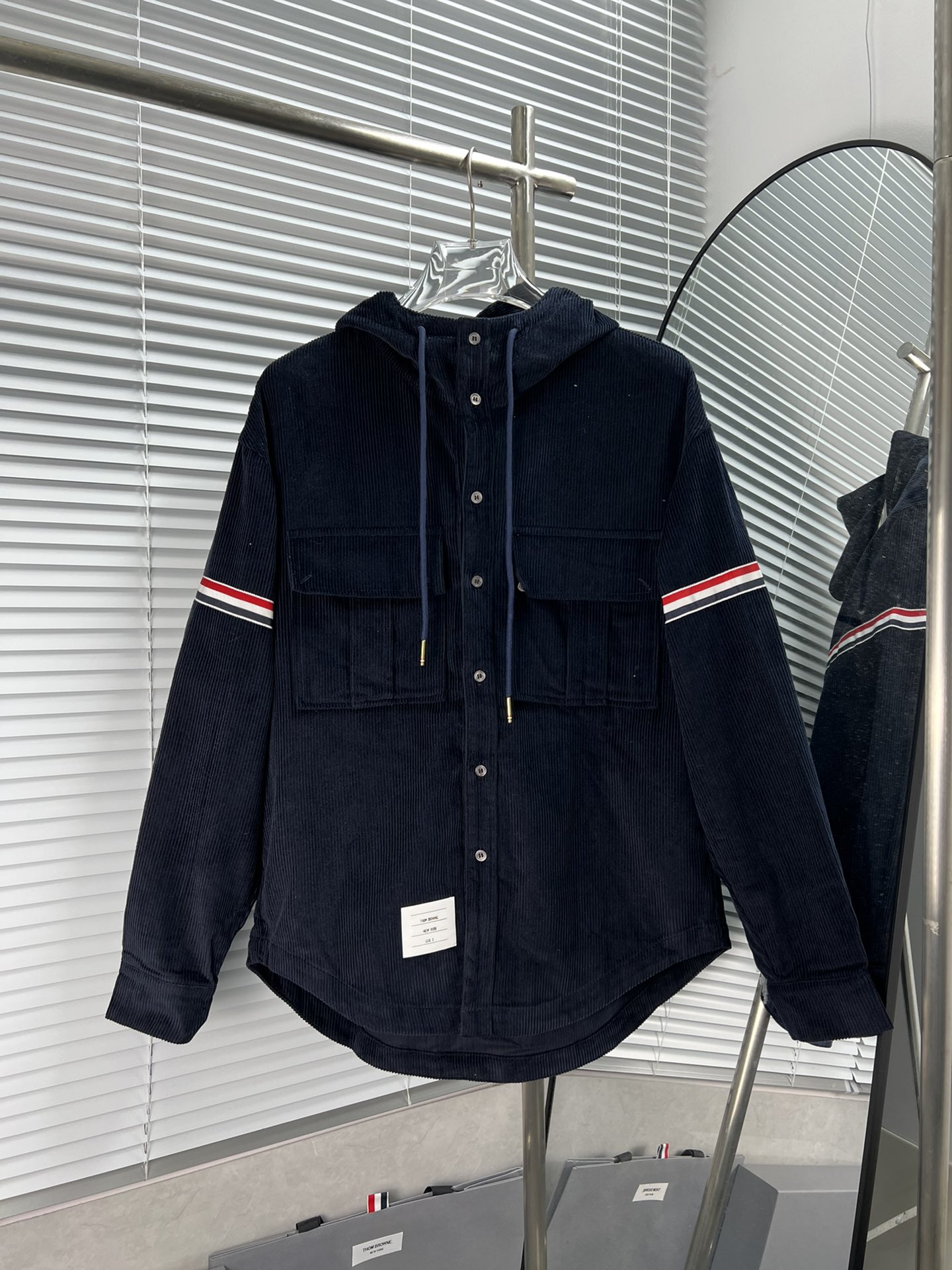 THOM BROWNE chaqueta con capucha de pana con doble manga, nuevo modelo de TB, con capucha, cinta de rayas roja, blanca …