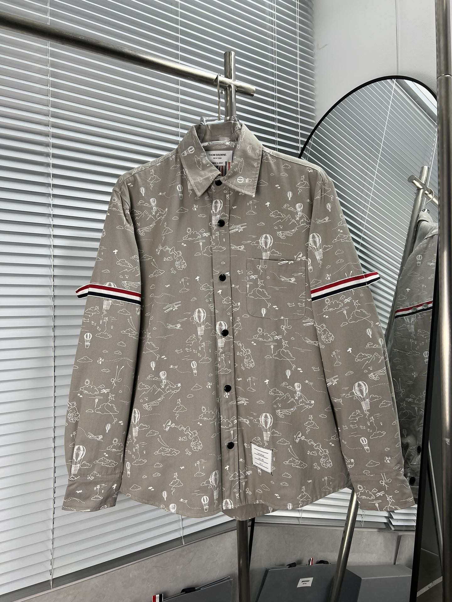 THOM BROWNE chaqueta camisera con doble manga y graffiti, nueva chaqueta camisera de nailon estampada, cuello solapa, l…