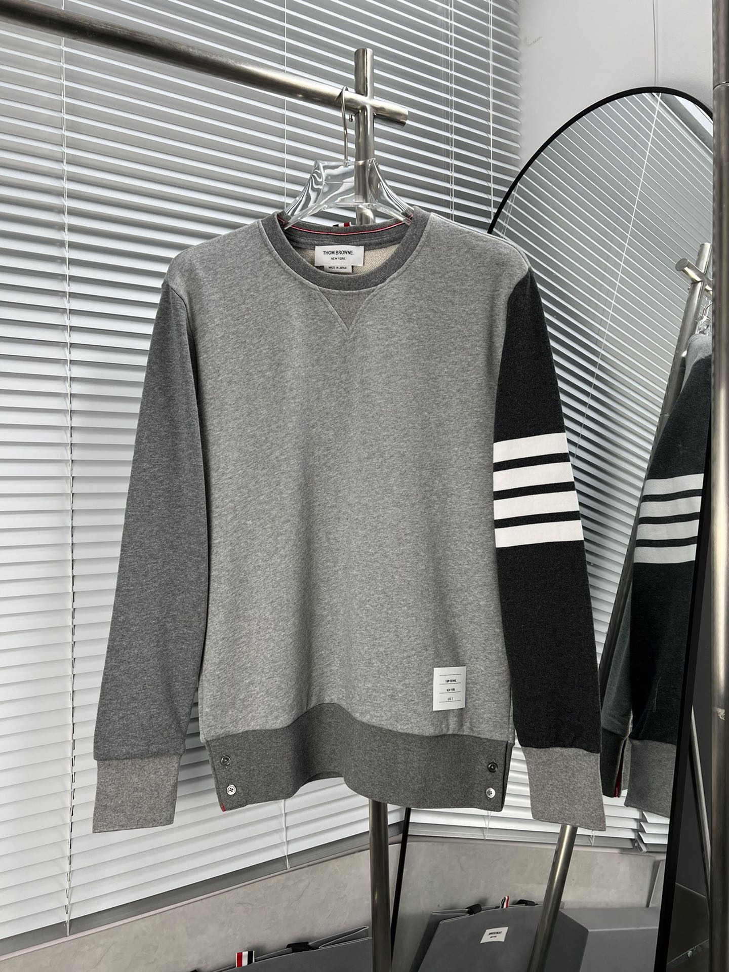 Thom Browne🇳🇱 sudadera de cuello redondo de algodón puro de cuatro rayas en colores combinados, última serie de color…