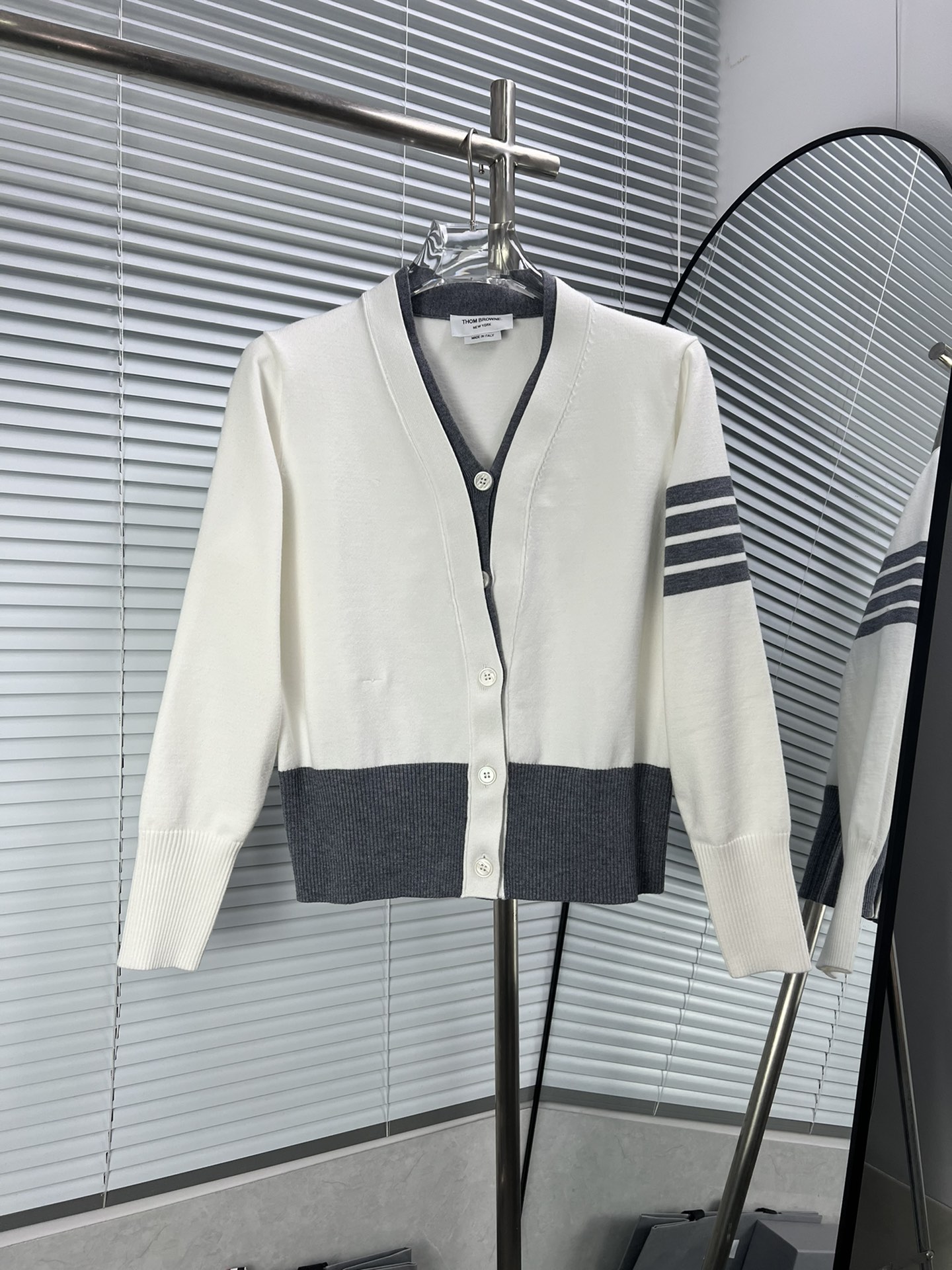 TB Cárdigan de punto de estilo colegial con cuatro rayas y efecto dos piezas, para mujer, con estilo de Hong Kong, casu…