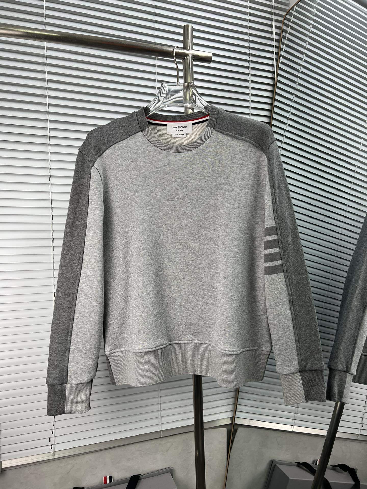 Thom Browne Sudadera casual de cuello redondo con paneles de colores combinados. Sincronizado con la tienda oficial, 10…