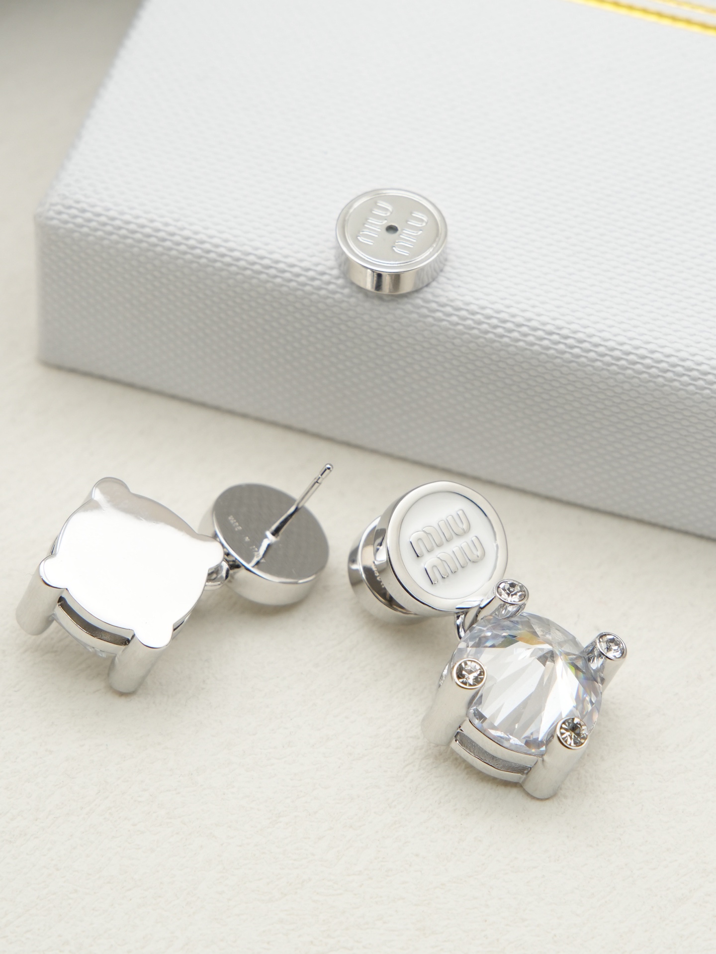 미우미우 귀걸이 135670 Miu Miu Earrings 썸네일 이미지