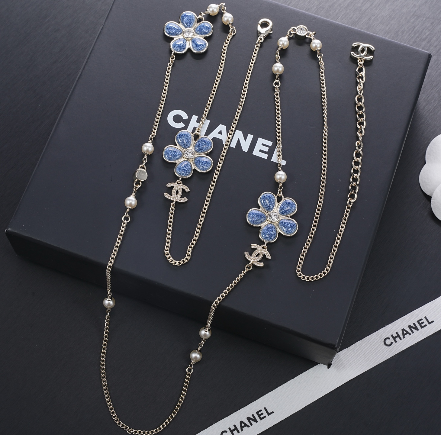 NO:688820,88300【New Style Sharing】Ch@nel Necklace Fairy Beads and Diamond Jewelry♀ Gentle, elegant and feminine, full of fairy spirit. It is beautiful for daily wear or party or wedding dress!  ,,skirts,necklace,Cardia high-end jewelry1986090988300【新款分享】 Ch@nel 项链 仙女珠钻首饰♀ 温柔优雅柔美 仙气十足 日常佩戴或者聚会 婚礼搭配礼裙都很美！,,skirts,necklace,卡迪亚高端饰品,Jewelry