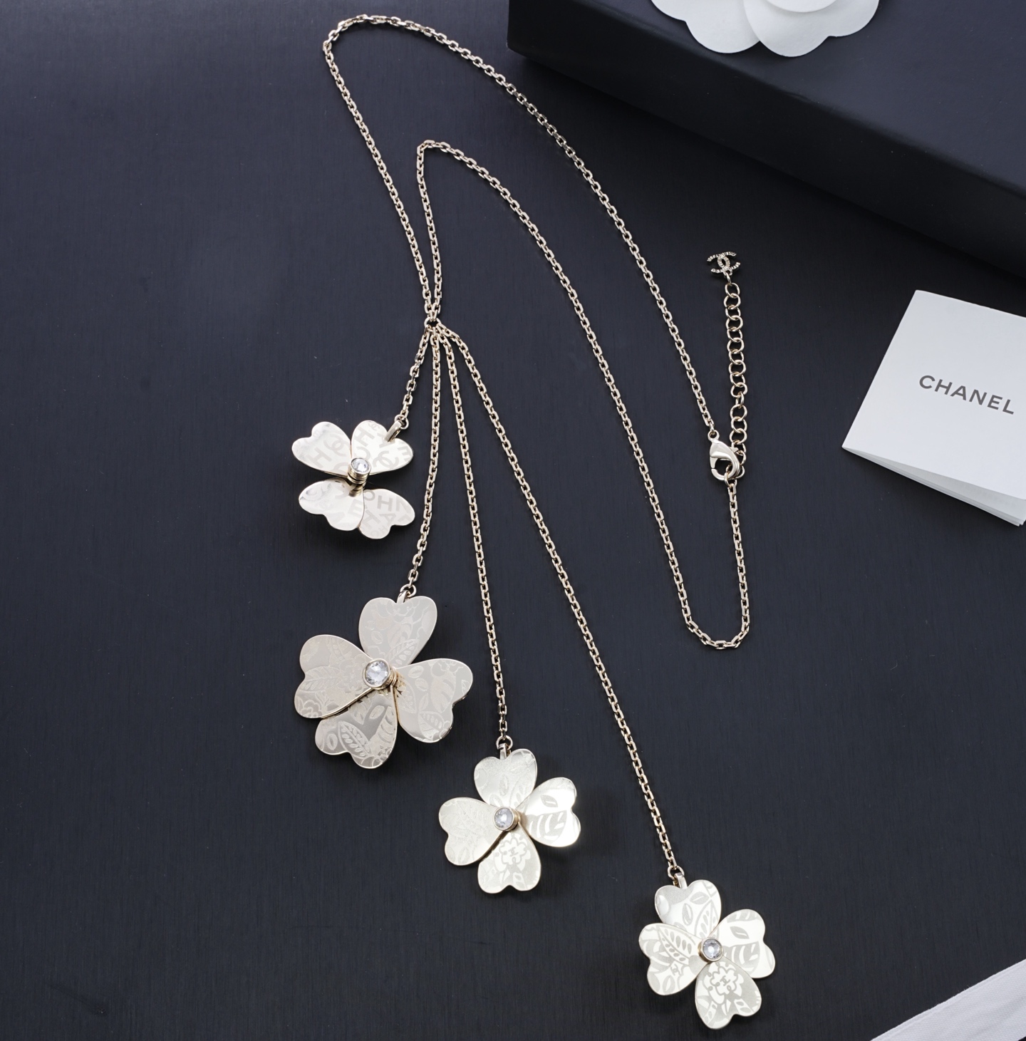 NO:714490,[New Style Sharing] Ch@nel Necklace, Fairy Beads and Diamond Jewelry♀ Gentle, elegant and feminine, full of fairy spirit. It is beautiful for daily wear or party or wedding dress!  ,,skirts,necklace,Cardia high-end jewelry19860909【新款分享】 Ch@nel 项链 仙女珠钻首饰♀ 温柔优雅柔美 仙气十足 日常佩戴或者聚会 婚礼搭配礼裙都很美！,,skirts,necklace,卡迪亚高端饰品,Jewelry