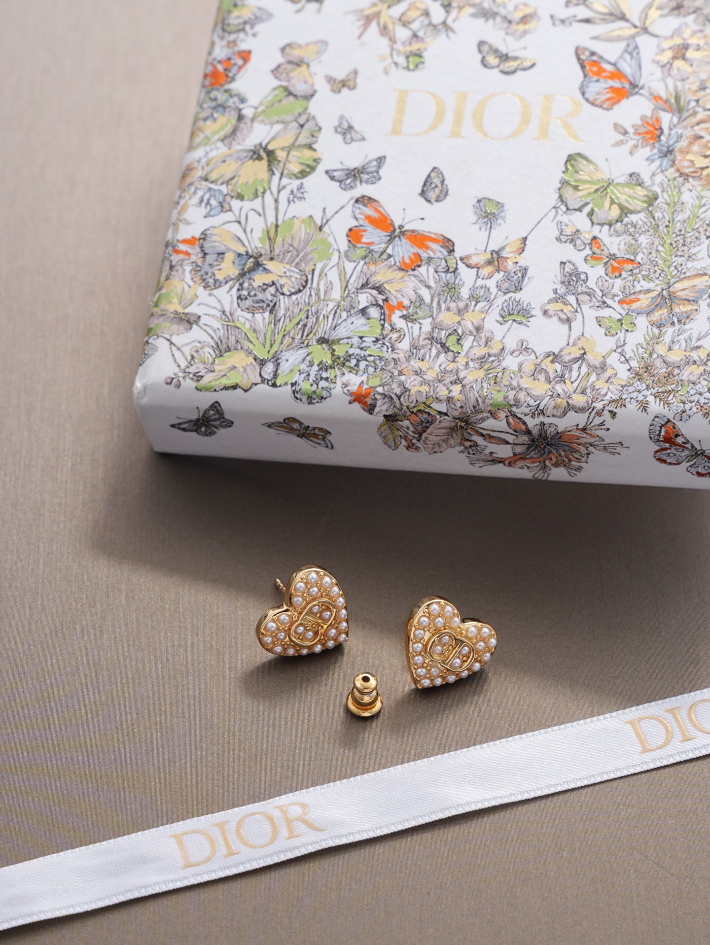 디올 귀걸이 133779 Dior Earrings 썸네일 이미지