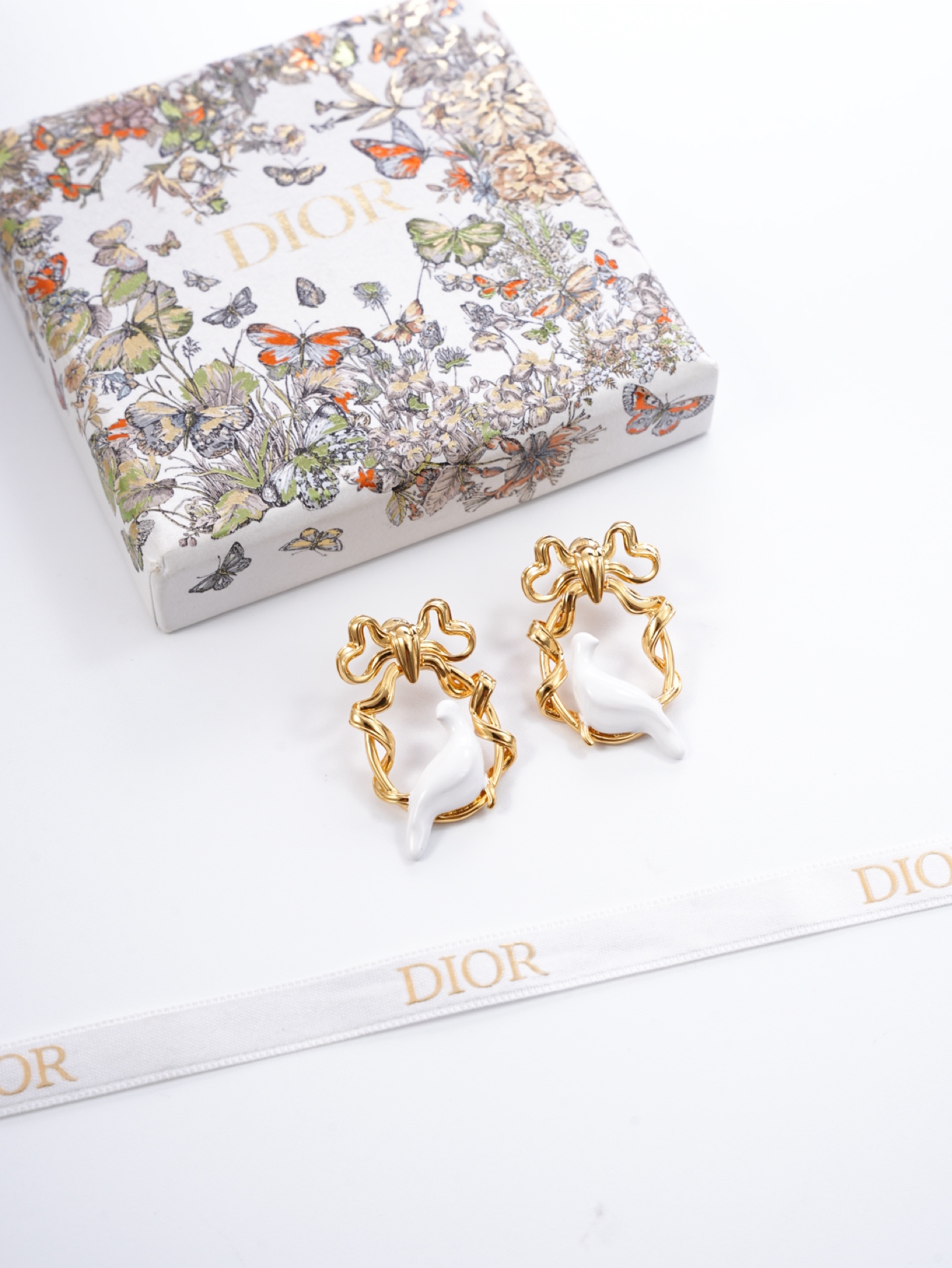 디올 귀걸이 134600 Dior Earrings 썸네일 이미지