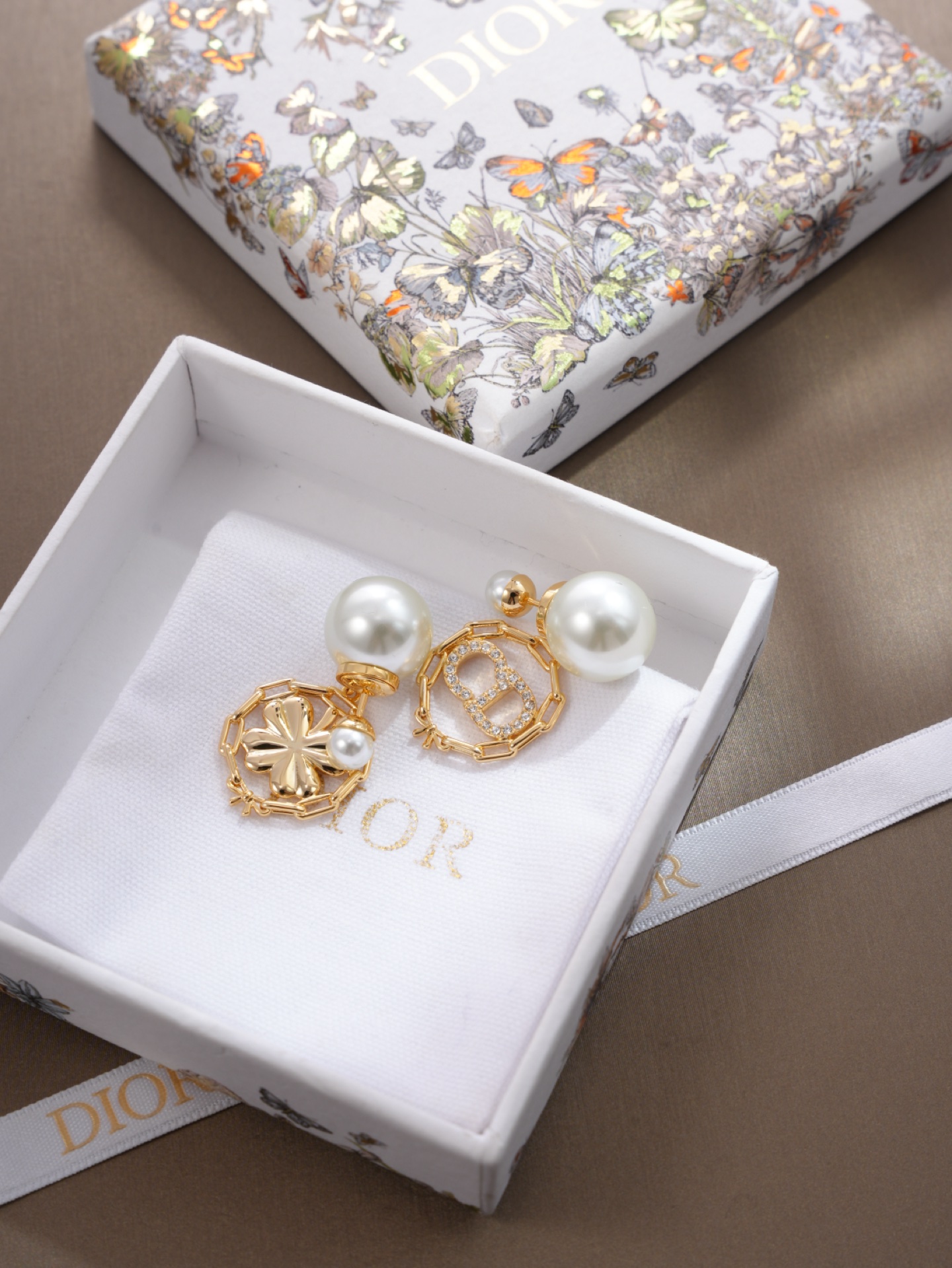 디올 귀걸이 134987 Dior Earrings 썸네일 이미지