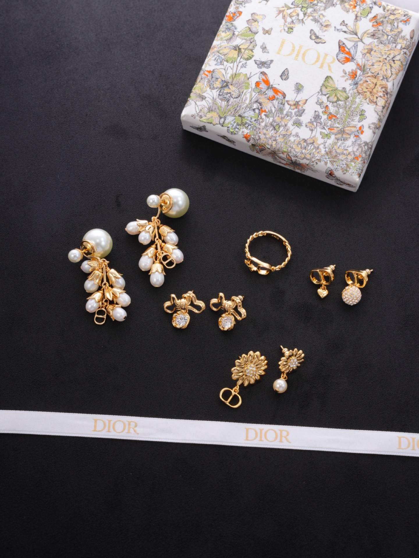 디올 귀걸이 134578 Dior Earrings 썸네일 이미지