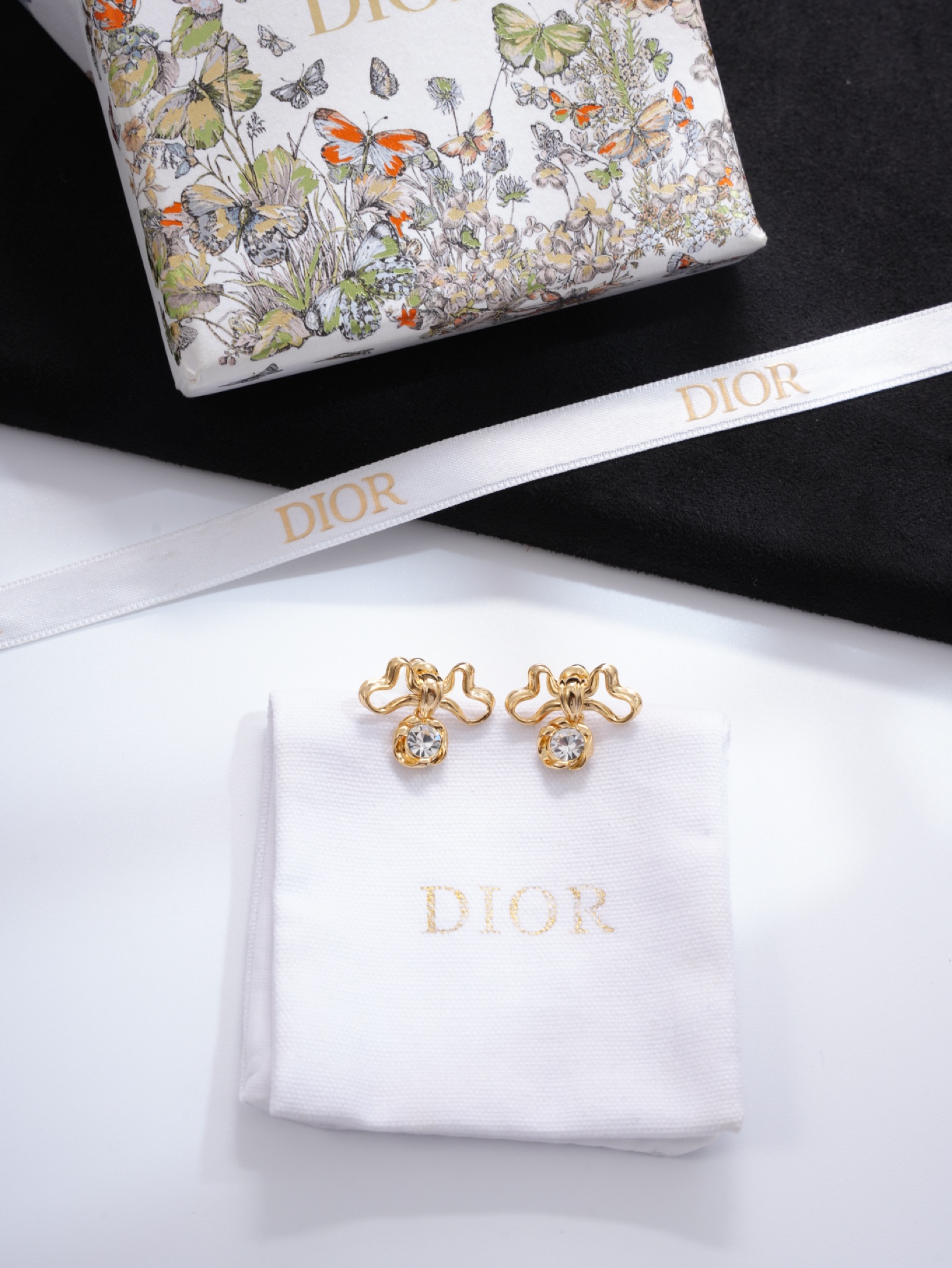 디올 귀걸이 134578 Dior Earrings 썸네일 이미지