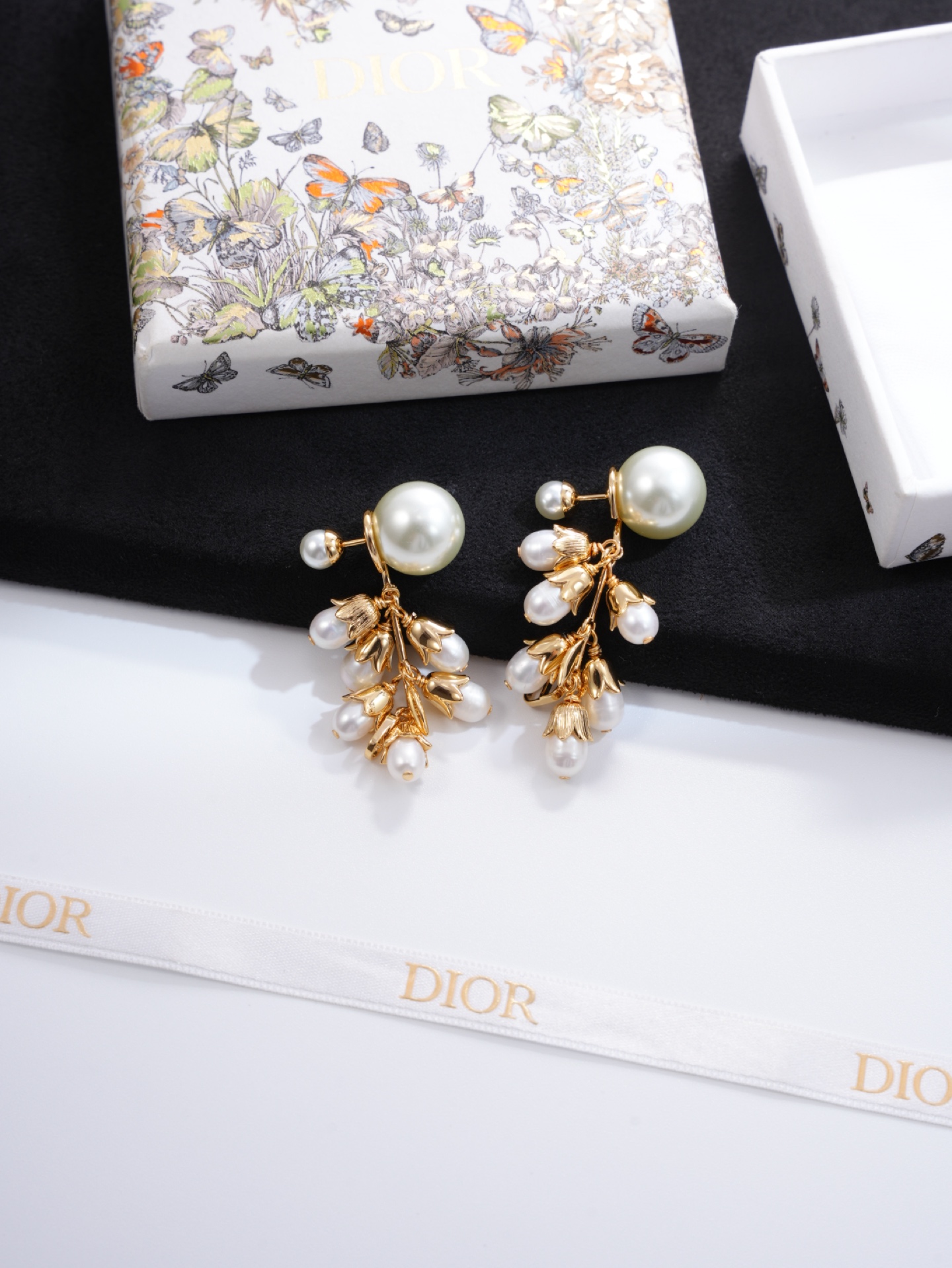 디올 귀걸이 134583 Dior Earrings 썸네일 이미지