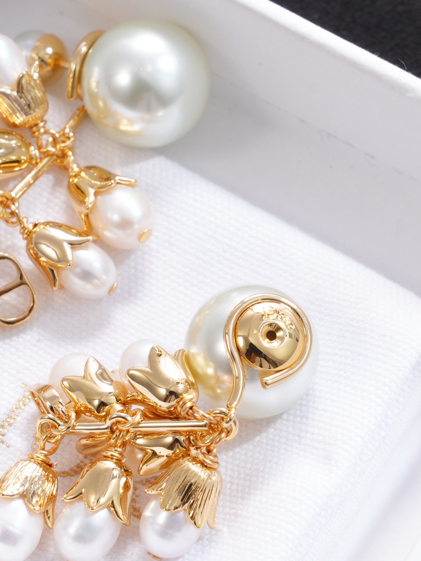 디올 귀걸이 134583 Dior Earrings 썸네일 이미지