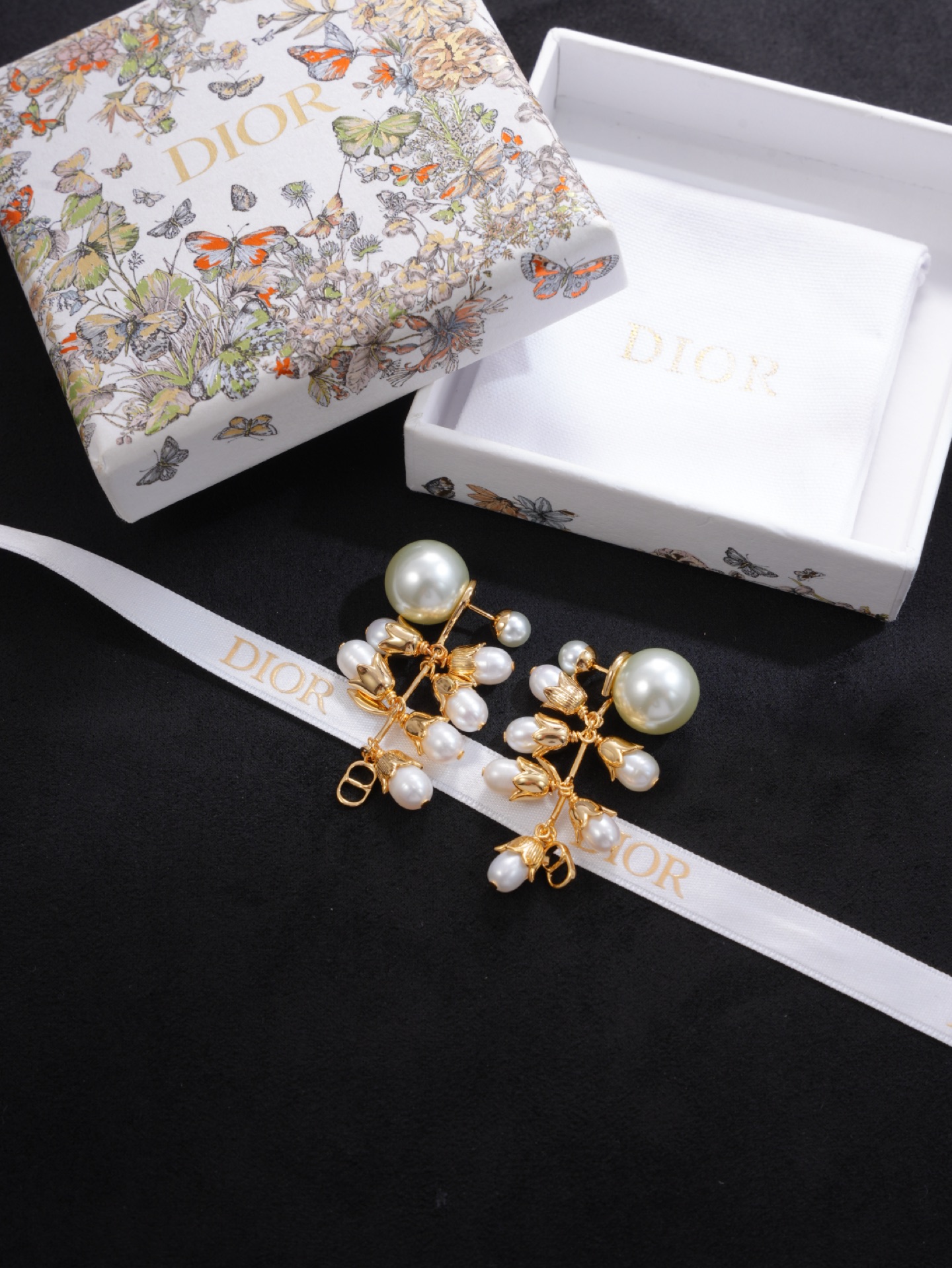 디올 귀걸이 134583 Dior Earrings 썸네일 이미지