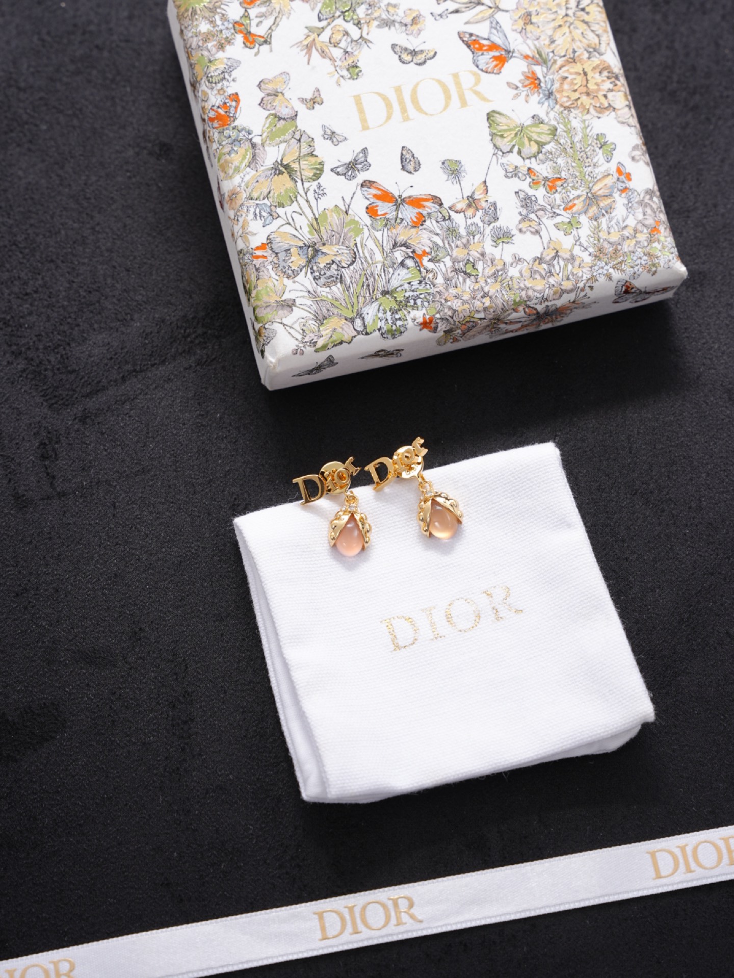디올 귀걸이 134538 Dior Earrings 썸네일 이미지