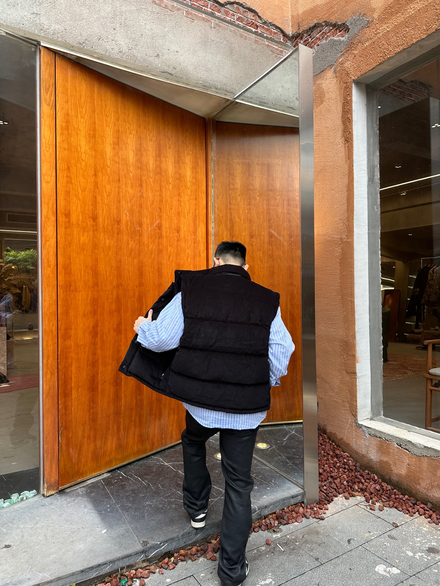 羽绒服 【 背心面模特图 】