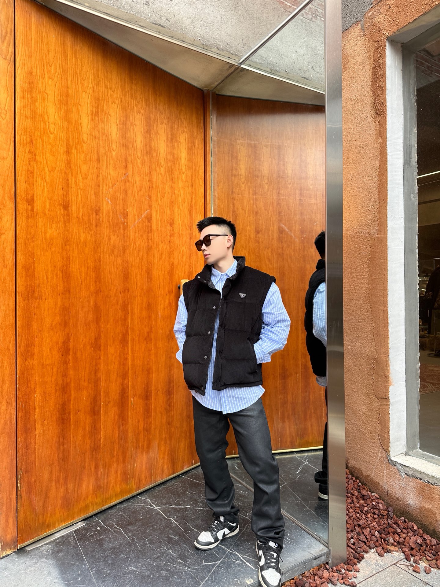 羽绒服 【 背心面模特图 】