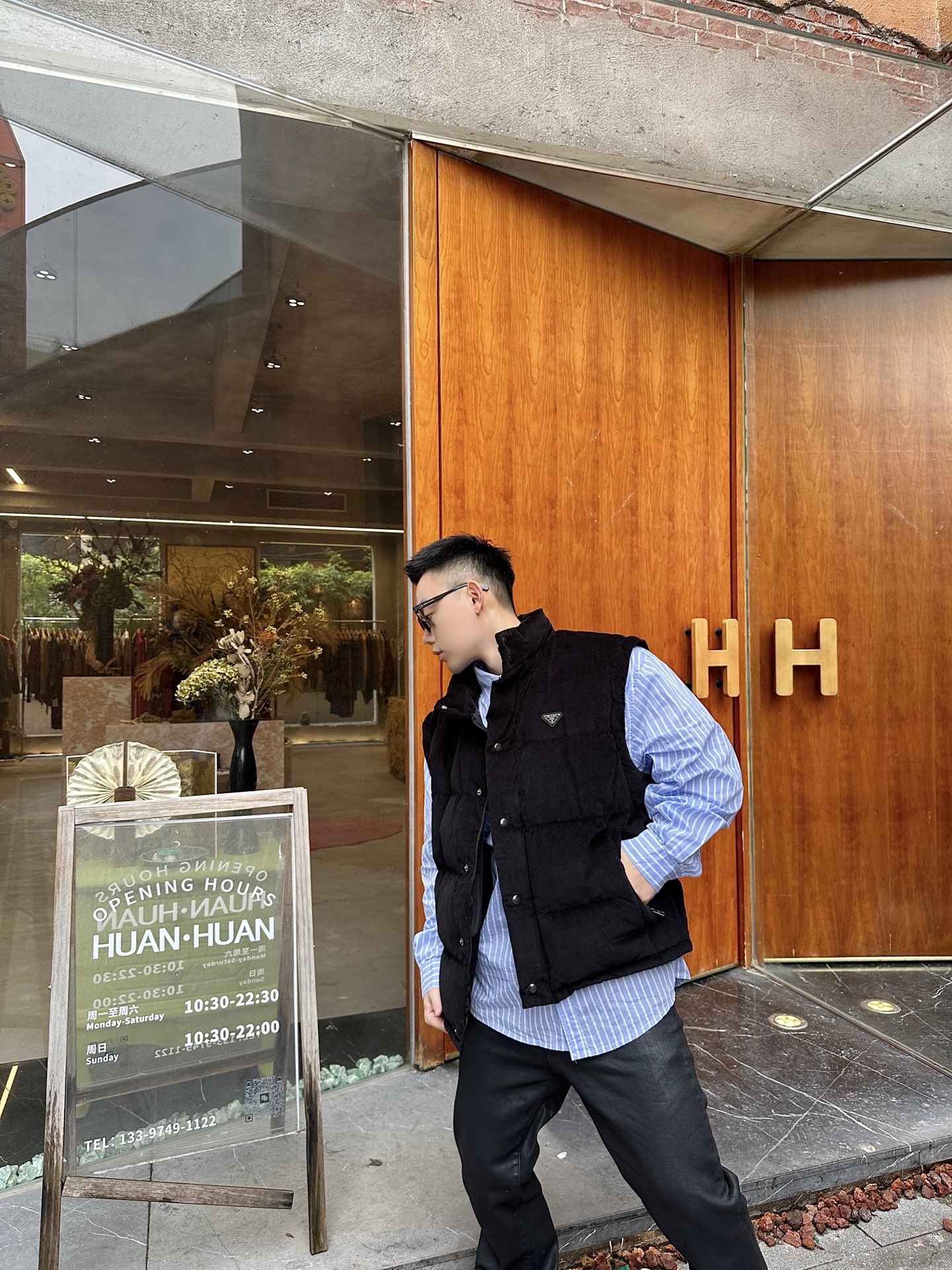 羽绒服 【 背心面模特图 】