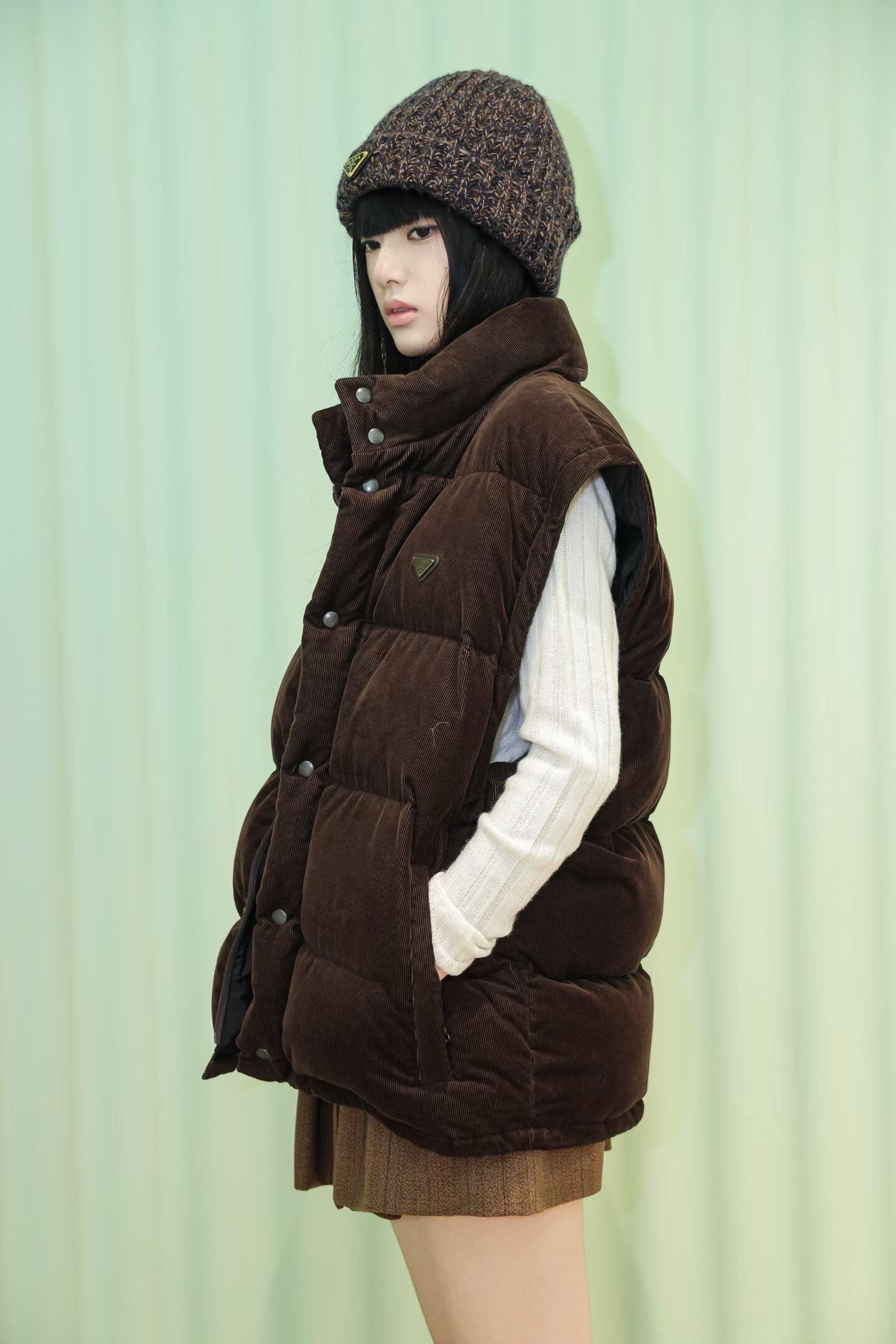 羽绒服 【 马甲面模特图 】