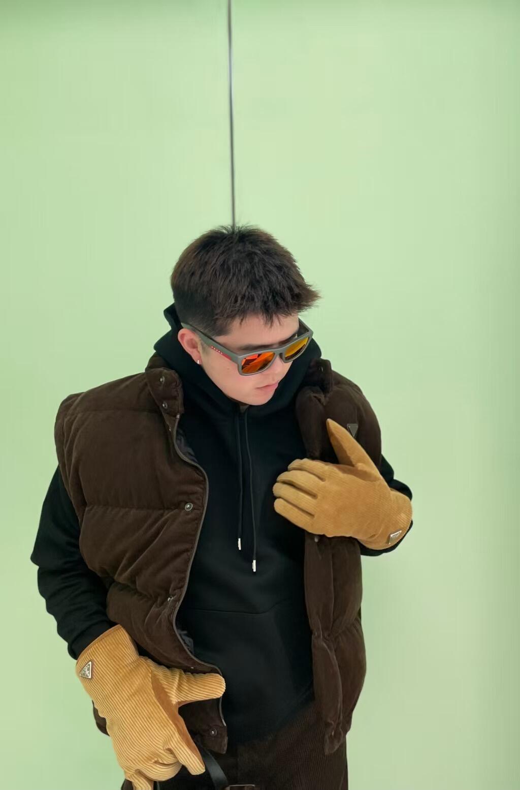 羽绒服 【 马甲面模特图 】