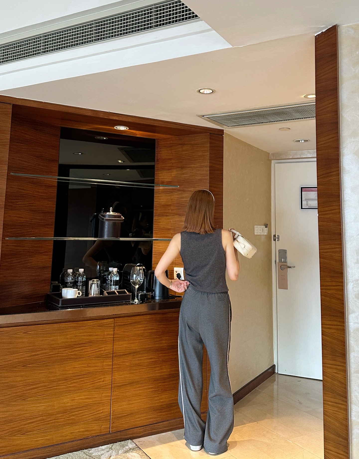 隔天 【 女模特图 】