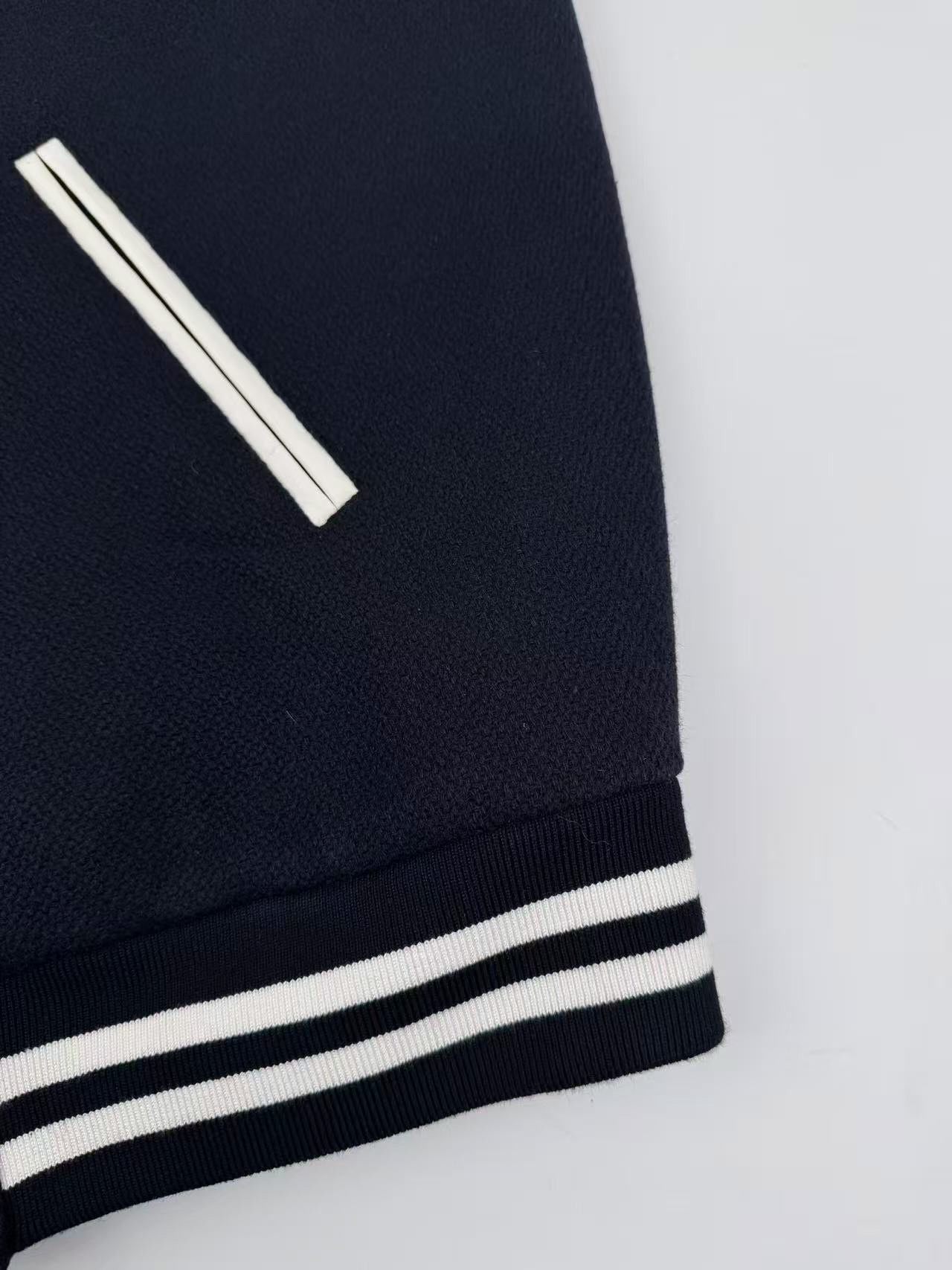 Celine Paris 字母章仔棒球服定制双重复合星絮绒 以及枢光韧影革 纹理自然 光泽自然 舒适贴肤