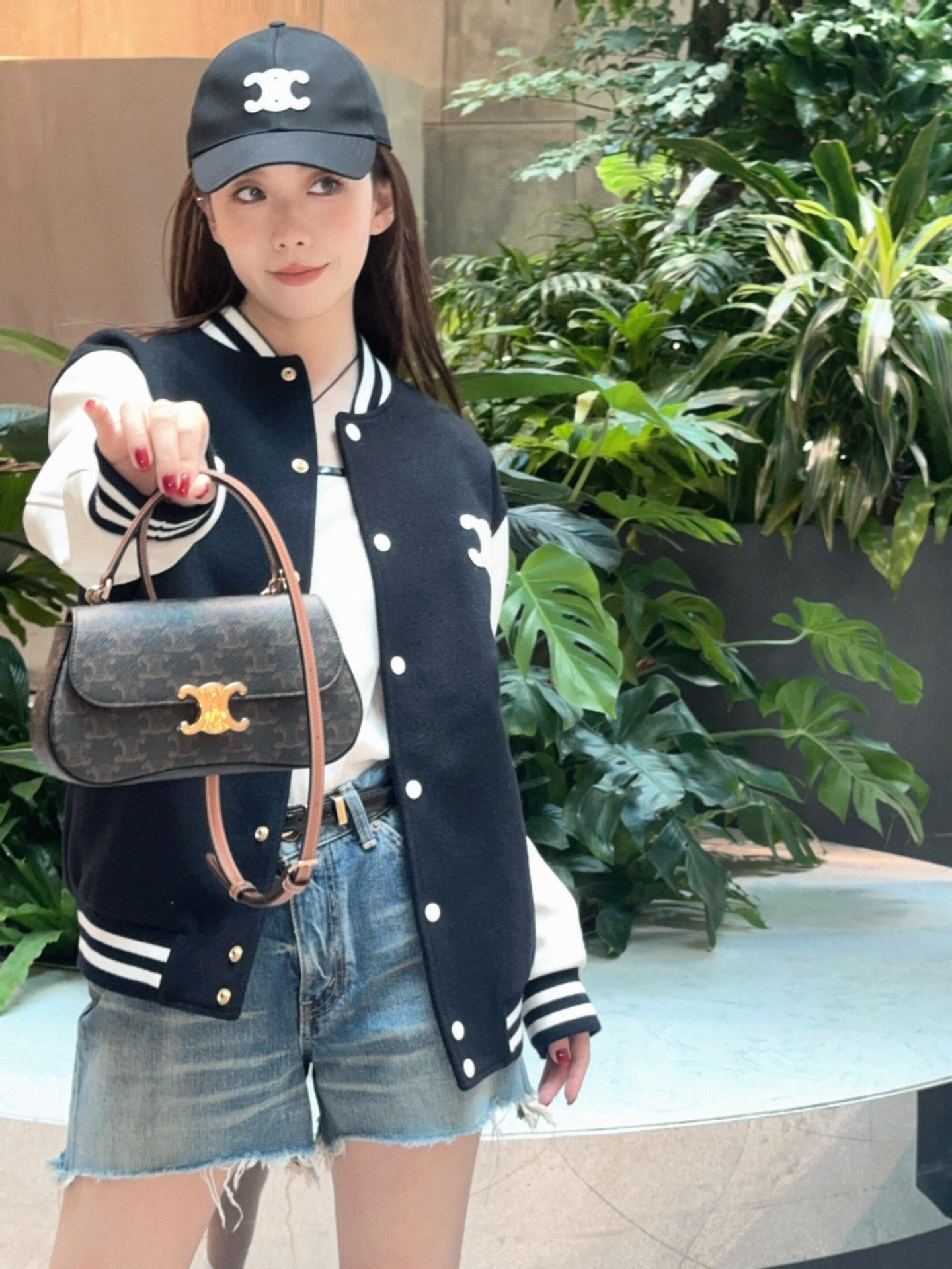 【 女模特图 】