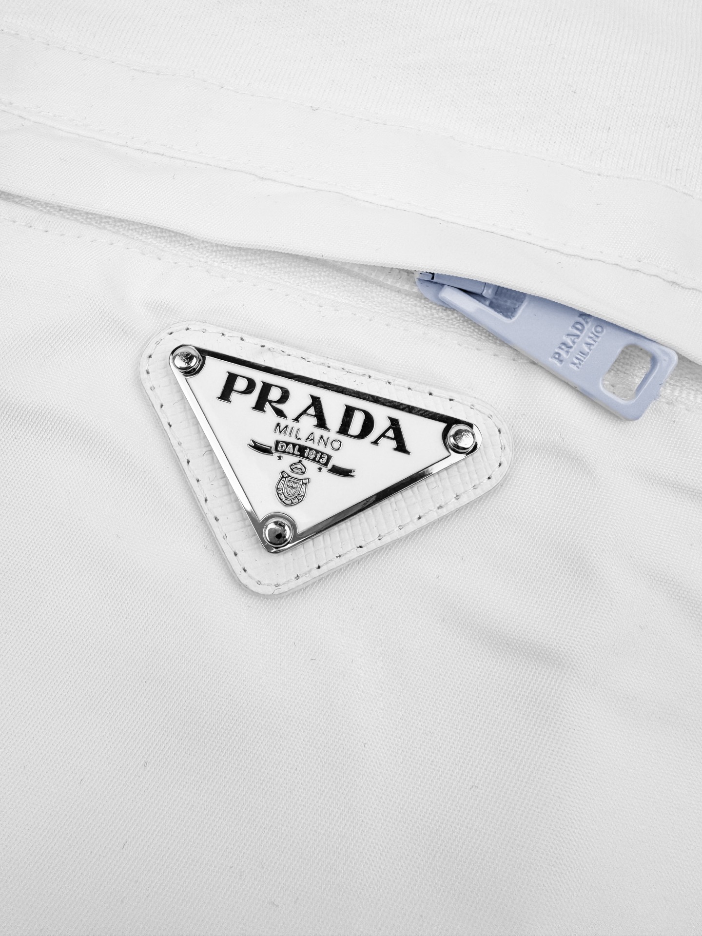 Prada 三角标口袋短袖