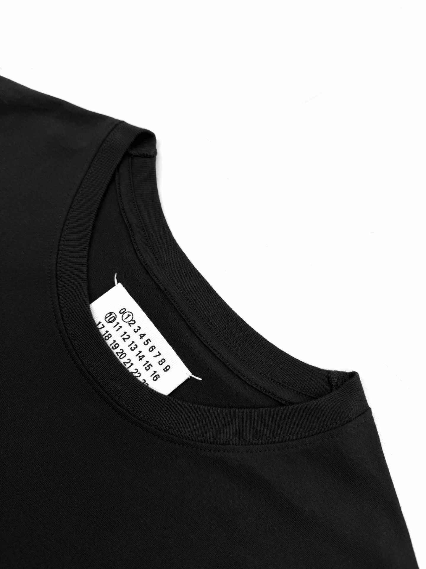Футболка Maison Margiela с номерным принтом