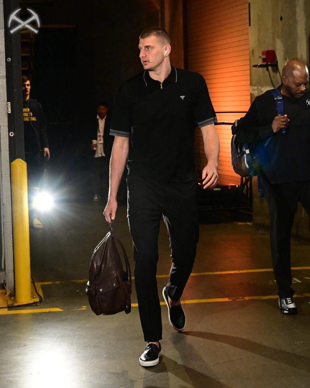 [Mismo estilo que Nikola Jokic]