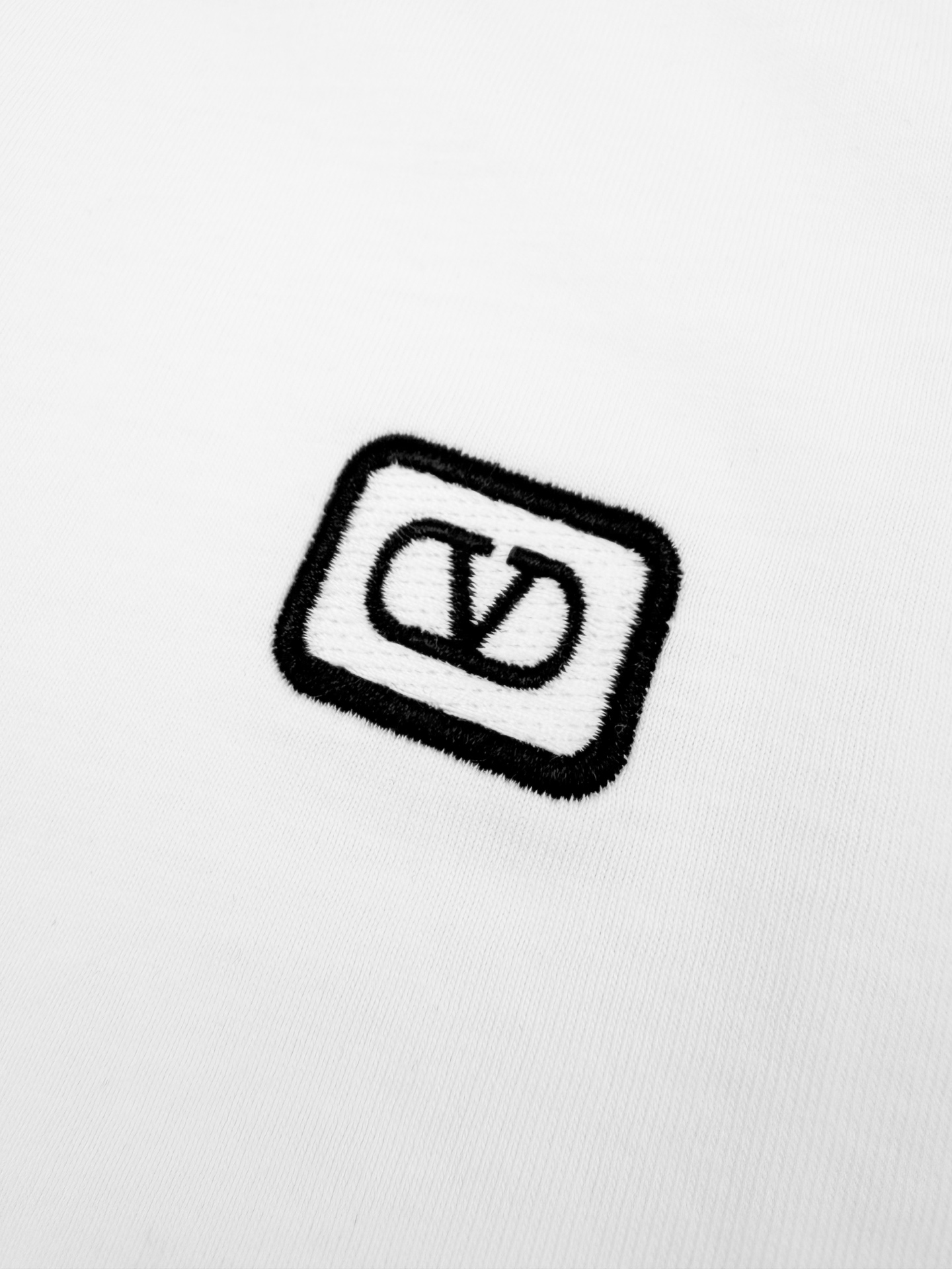 Valentino 辅料： 定制1:1 VALENTINO 商标