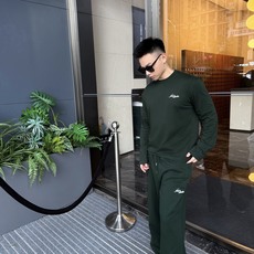 Acne Studios 刺绣长袖 定制森雾云絮有机棉针织 细腻柔软 舒适亲肤 取色森雾墨绿 凝萃北欧深林幽谧暮色 复古 Acne Studios 刺绣长袖 定制森雾云絮有机棉针织 细腻柔软 舒适亲肤 取色森雾墨绿 凝萃北欧深林幽谧暮色 复古
