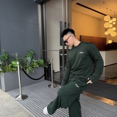 Acne Studios 刺绣长袖 定制森雾云絮有机棉针织 细腻柔软 舒适亲肤 取色森雾墨绿 凝萃北欧深林幽谧暮色 复古 Acne Studios 刺绣长袖 定制森雾云絮有机棉针织 细腻柔软 舒适亲肤 取色森雾墨绿 凝萃北欧深林幽谧暮色 复古