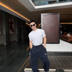 Acne Studios 刺绣长裤 定制森雾云絮磨毛抓绒 垂坠有型 柔糯亲肤 取色森雾墨绿 凝萃北欧深林幽谧暮色 复古沉 Acne Studios 刺绣长裤 定制森雾云絮磨毛抓绒 垂坠有型 柔糯亲肤 取色森雾墨绿 凝萃北欧深林幽谧暮色 复古沉