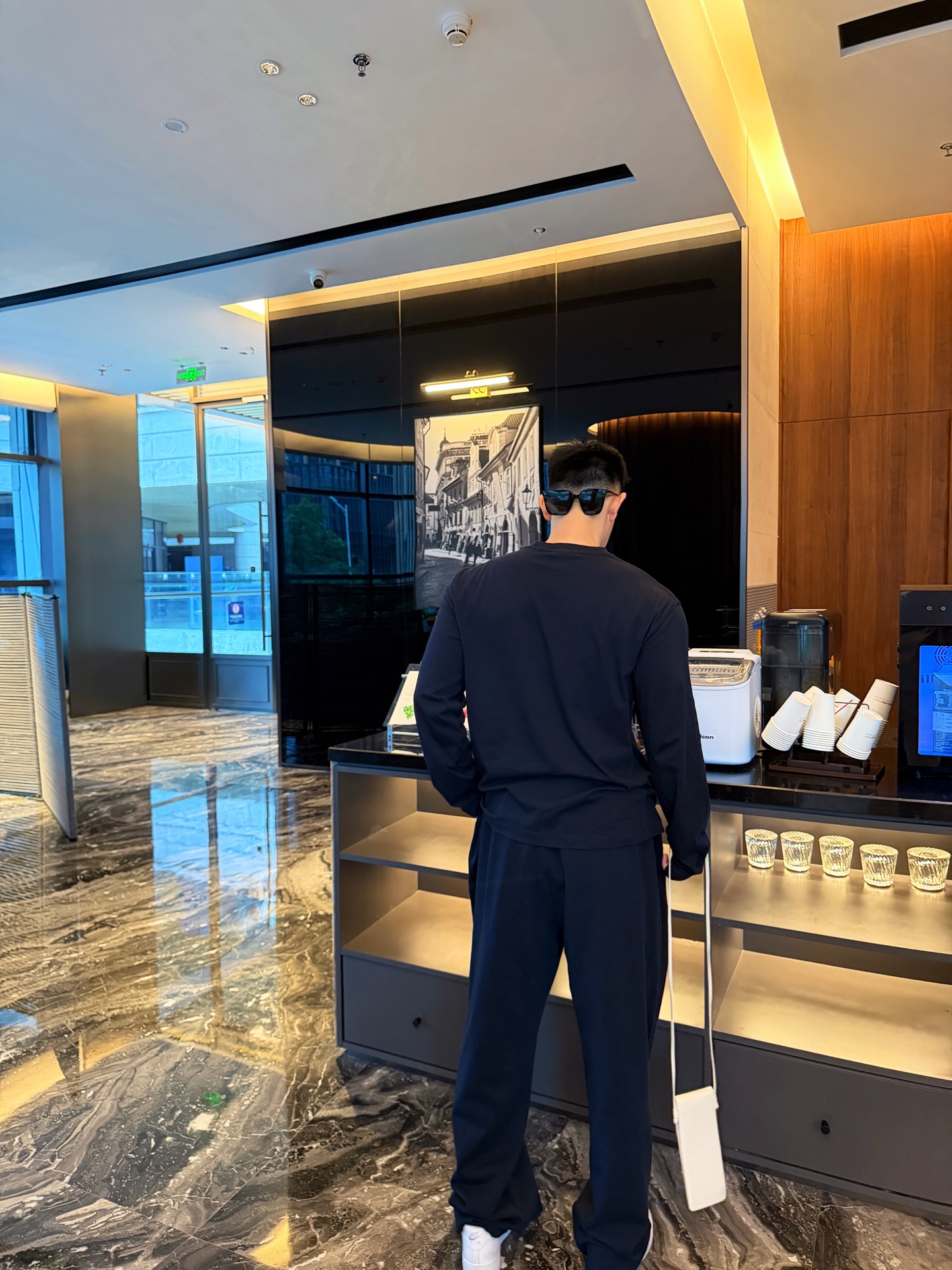 Acne Studios 刺绣长袖 定制森雾云絮有机棉针织 细腻柔软 舒适亲肤 取色深海军蓝 凝萃深海暮色的静谧深邃 复