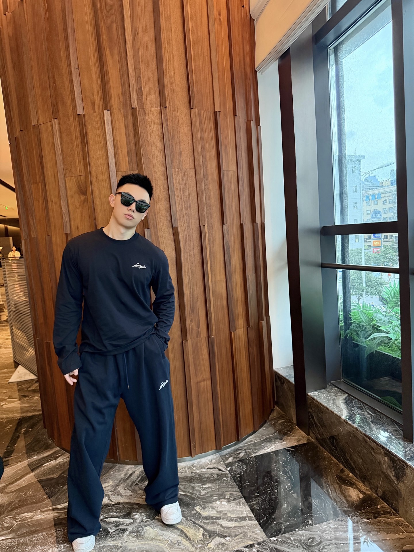 Acne Studios 刺绣长袖 定制森雾云絮有机棉针织 细腻柔软 舒适亲肤 取色深海军蓝 凝萃深海暮色的静谧深邃 复