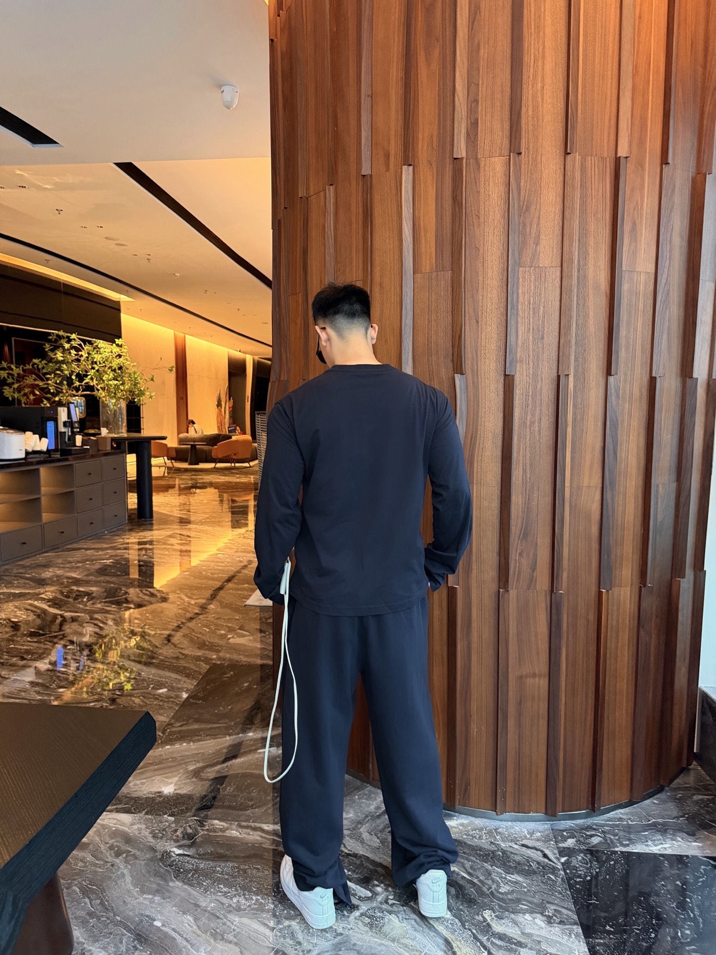 Acne Studios 刺绣长袖 定制森雾云絮有机棉针织 细腻柔软 舒适亲肤 取色深海军蓝 凝萃深海暮色的静谧深邃 复