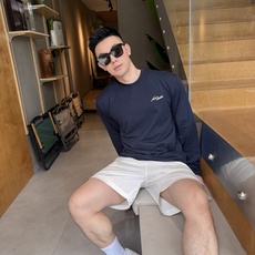 Acne Studios 刺绣长袖 定制森雾云絮有机棉针织 细腻柔软 舒适亲肤 取色深海军蓝 凝萃深海暮色的静谧深邃 复 Acne Studios 刺绣长袖 定制森雾云絮有机棉针织 细腻柔软 舒适亲肤 取色深海军蓝 凝萃深海暮色的静谧深邃 复