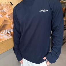 Acne Studios 刺绣长袖 定制森雾云絮有机棉针织 细腻柔软 舒适亲肤 取色深海军蓝 凝萃深海暮色的静谧深邃 复 Acne Studios 刺绣长袖 定制森雾云絮有机棉针织 细腻柔软 舒适亲肤 取色深海军蓝 凝萃深海暮色的静谧深邃 复