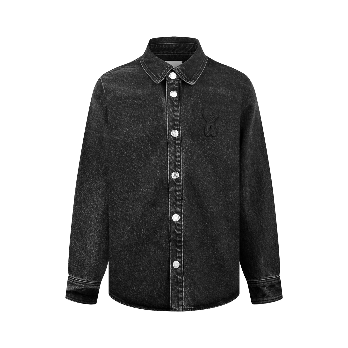 NO:956172,Ami Paris woven love denim jacket, custom-made gelatin soft light combed cotton, stiff and soft, comfortable and close to the skin, with smoky carbon black as the base, like the night falling in velvet, deep and quiet, with muscles and bones, showing luxury and elegance in minimalism. The collection-level same-color woven love heart logo on the chest is integrated into the texture of the body with fine stitching, noble and restrained, with the Maison's logo. The minimalist shirt silhouette is stretched and has a calm charm.  It perfectly combines French laziness and relaxation with high-end minimalist luxury. It reveals the calm and elegant French relaxed style in the space of restraint. Process 1: Using imported machine embroidery seal technology. Using advanced computer control system and precision mechanical components to realize Ami weaving love logo operation with high precision and smooth and delicate lines. Process 2: Stone-ground light fermentation, bleaching and softening. The mutual friction between pumice and clothing causes wear and fading effects on the denim surface.  Through the combination of pulling and bleaching, the clothes can produce a certain texture and stretching effect while bleaching. Process 3: Stir-fried snowballs, stir-fried salt, prepare a corresponding solution, add a certain amount of dye, soak the denim material in it to absorb the solvent, then scrub and dry it to further fade and oxidize. Accessories Customized 1:1 Ami buttons Customized 1:1 Ami trademark Version Loose version Size S M L XL Style number  BB864-B70,,jackets & coats,shirts,19860909Ami Paris 编织爱心牛仔外套 定制凝脂柔光精梳棉 挺括柔软 舒适贴肤 以烟墨炭黑为底 似夜幕沉落绒间 深邃沉静间自带筋骨 于极简中尽显奢雅风骨 胸口典藏级同色编织爱心徽标 以细密针脚融于衣身肌理 矜贵内敛 自带世家标识度 极简衬衫廓形舒展有度 气韵从容 将法式慵懒松弛与高阶极简奢韵浑然糅合 于留白克制间 流露从容雅致的法式松弛格调 工艺1: 采用进口机刺绣章仔工艺 使用先进的计算机控制系统和精密的机械部件 实现Ami编织爱心徽标作业 精度高 线条流畅而细腻 工艺2: 石磨轻酵拉解漂加软 通过浮石与衣物的相互摩擦 使牛仔布表面产生磨损和褪色效果 通过拉扯和漂白相结合 使衣物在漂白的同时产生一定的纹理和拉伸效果 工艺3: 炒雪球 炒盐 特制对应的溶液 加入一定量的染色剂 将牛仔料浸泡其中吸收溶剂 再进行搓洗后晾干 使其进一步褪色和氧化 辅料 定制1:1 Ami 钮扣 定制1:1 Ami 商标 版型 宽松版型 尺码 S M L XL 款号 BB864-B70,,jackets & coats,shirts,,Men's clothing