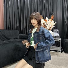 LOUIS VUITTON 皮革细节牛仔夹克 定制典藏酵染靛岚丹宁 挺括有型 舒适贴肤 天然靛蓝层层晕染 雾感哑光蓝调藏 LOUIS VUITTON 皮革细节牛仔夹克 定制典藏酵染靛岚丹宁 挺括有型 舒适贴肤 天然靛蓝层层晕染 雾感哑光蓝调藏