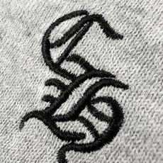 Chrome Hearts 徽标刺绣长袖 定制云柔桑丝棉混纺针织 软糯顺滑 舒适亲肤 浅麻灰衣身糅合炭灰插肩袖 明暗撞色 Chrome Hearts 徽标刺绣长袖 定制云柔桑丝棉混纺针织 软糯顺滑 舒适亲肤 浅麻灰衣身糅合炭灰插肩袖 明暗撞色