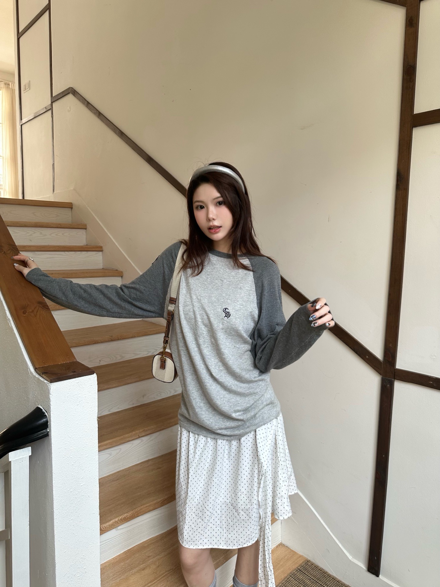 【 女模特图 】