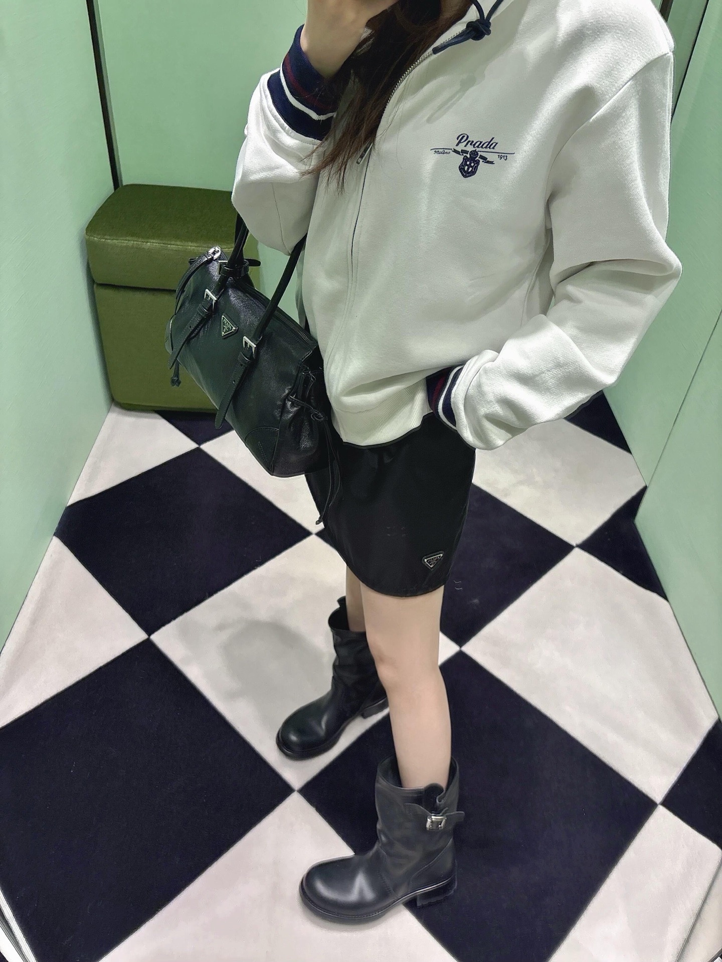 【 女模特图 】