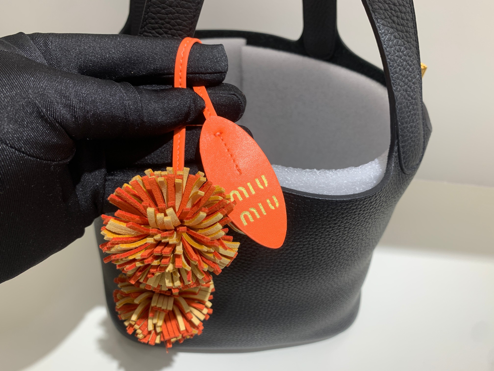 MiUMiU’s Colorful Collection: 260 Taels of Orange, Braids, Ballet Shoes, and More - 图片 2