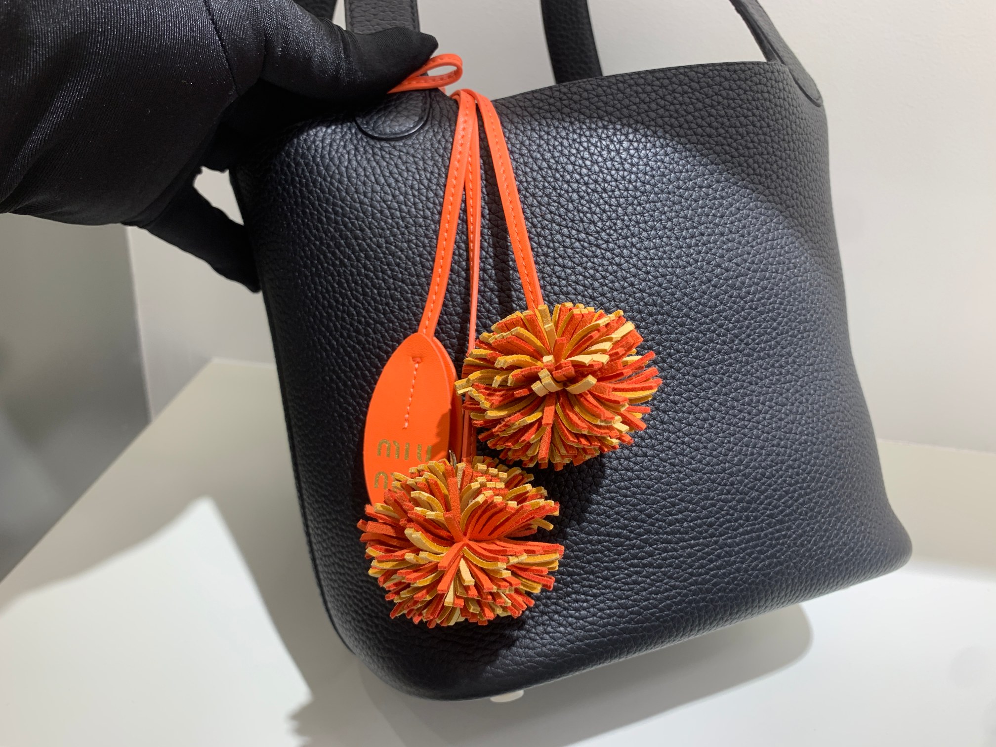 MiUMiU’s Colorful Collection: 260 Taels of Orange, Braids, Ballet Shoes, and More - 图片 1