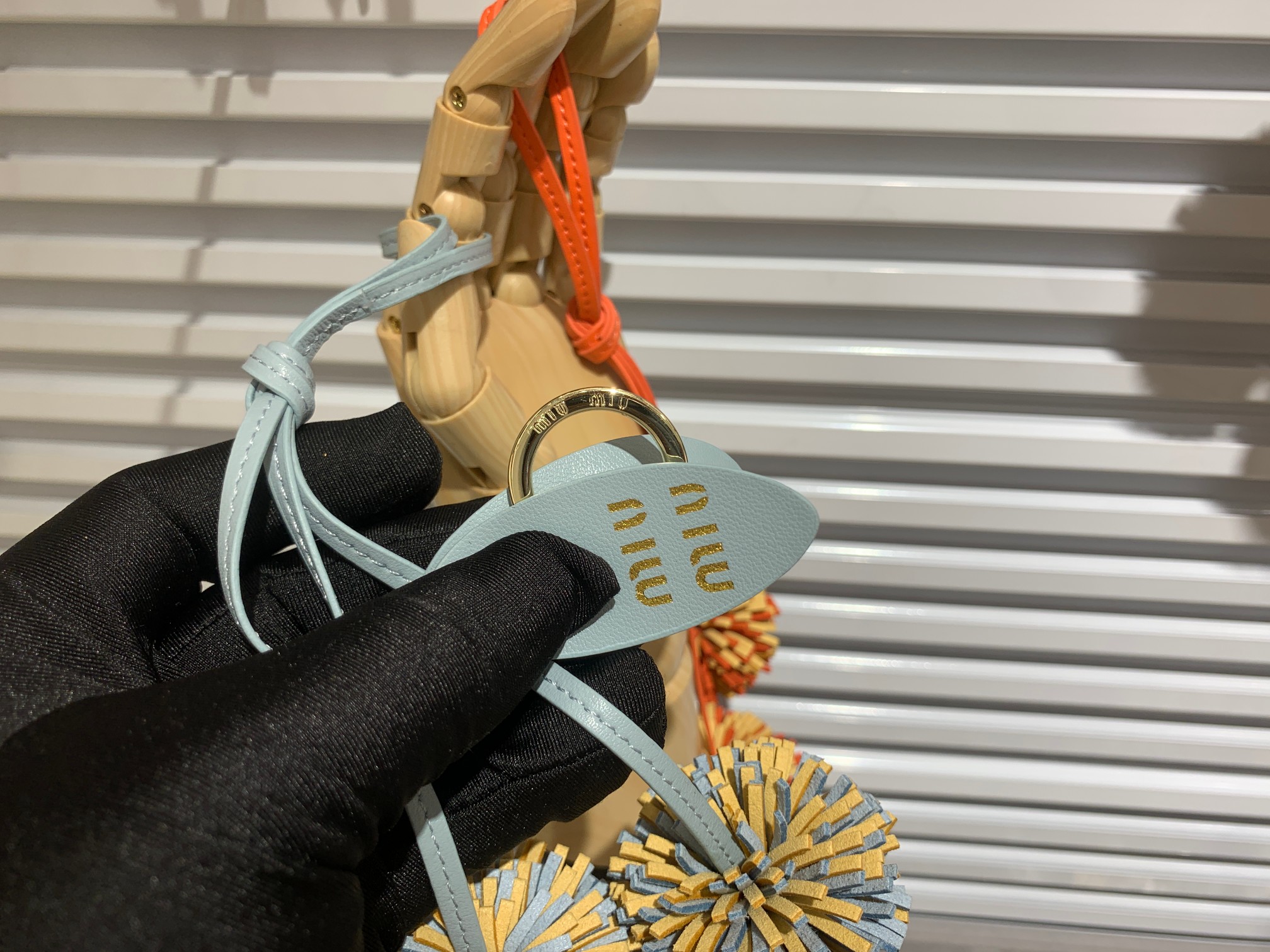 Trend Alert: MiuMiu’s Colorful Accessories in Water Blue and Braided Details - 图片 3