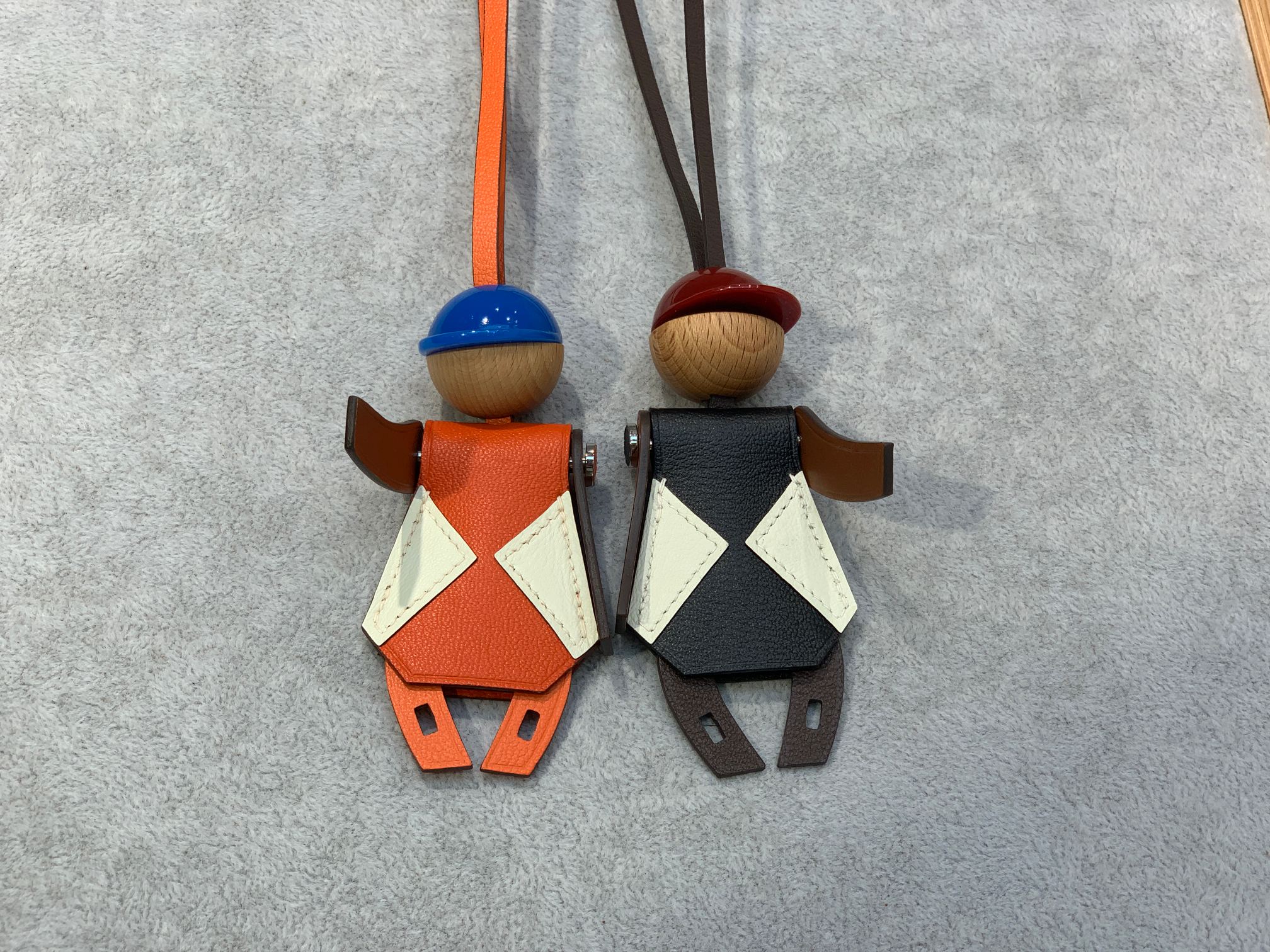 Hermes Jockey Charm: Equestrian-inspired design with stainless steel hardware, 12x5cm size. - 图片 2